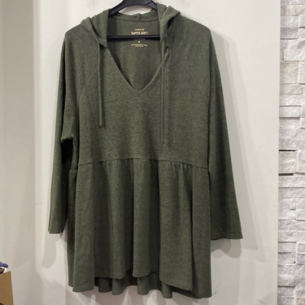 Torrid Super Soft Plush Hooded Long Sleeve Ruffle Top in Headered Green size 4X